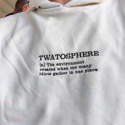 "TWATOSPHERE" bestickter Unisex Hoodie Bio-Baumwolle 300g/m²